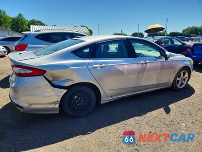 Trzecie zdjęcie samochodu z tyłu: 2016 FORD FUSION S VIN:3FA6P0G70GR323537 - miniatura