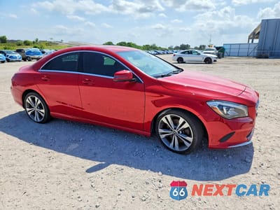 Czwarte zdjęcie samochodu z boku: 2019 MERCEDES-BENZ CLA 250 VIN:WDDSJ4EB7KN703436 - miniatura