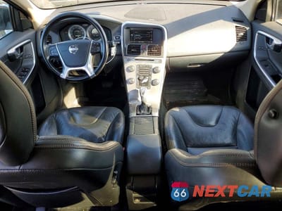 Zdjęcie 8 z 13 samochodu: 2013 VOLVO XC60 T6 VIN:YV4902DZ2D2449599 - miniatura
