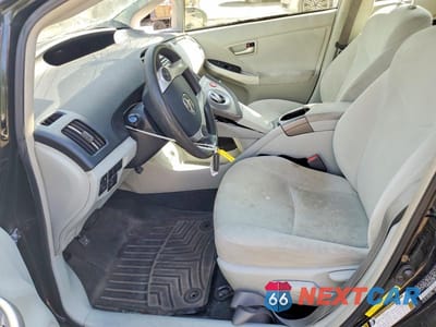 Zdjęcie 7 z 12 samochodu: 2014 TOYOTA PRIUS TWO VIN:JTDKN3DU6E0381241 - miniatura