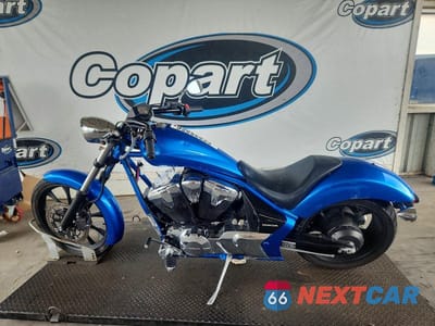 Trzecie zdjęcie samochodu z tyłu: 2016 HONDA VT1300 CX VIN:JH2SC6121GK100309 - miniatura