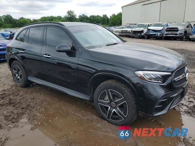 Czwarte zdjęcie samochodu z boku: 2024 MERCEDES-BENZ GLC 300 4MATIC VIN:W1NKM4HB3RF207639 - miniatura