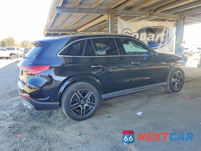 Trzecie zdjęcie samochodu z tyłu: 2026 MERCEDES-BENZ GLC 300 VIN:W1NKM4GB3TF465507 - miniatura