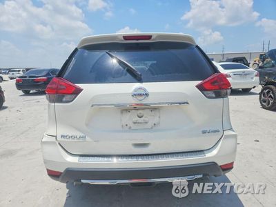 Zdjęcie 6 z 14 samochodu: 2018 NISSAN ROGUE SV VIN:JN8AT2MV0JW311038 - miniatura