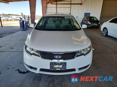 Piąte zdjęcie samochodu w środku: 2012 KIA FORTE EX VIN:KNAFU5A24C5507242 - miniatura