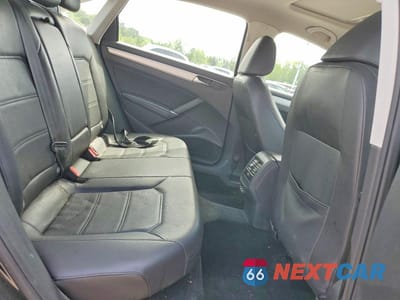 Zdjęcie 10 z 13 samochodu: 2019 VOLKSWAGEN PASSAT WOLFSBURG VIN:1VWLA7A38KC009085 - miniatura