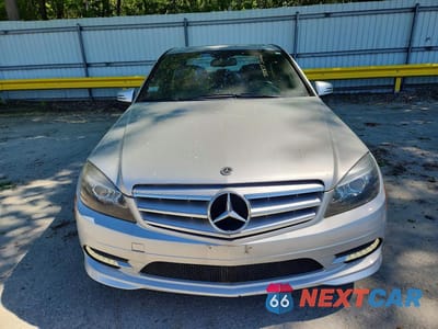 Piąte zdjęcie samochodu w środku: 2011 MERCEDES-BENZ C 300 4MATIC VIN:WDDGF8BB9BR148615 - miniatura