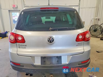 Zdjęcie 6 z 13 samochodu: 2009 VOLKSWAGEN TIGUAN SE VIN:WVGBV75N39W534736 - miniatura