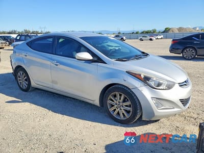 Czwarte zdjęcie samochodu z boku: 2015 HYUNDAI ELANTRA SE VIN:KMHDH4AE2FU229448 - miniatura
