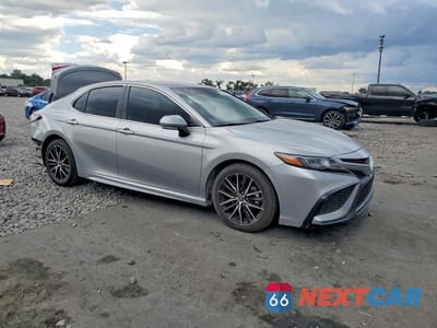 Czwarte zdjęcie samochodu z boku: 2023 TOYOTA CAMRY SE VIN:4T1G11AKXPU761165 - miniatura