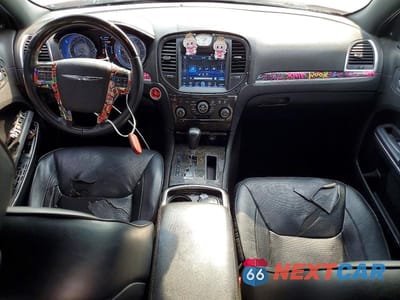Zdjęcie 8 z 13 samochodu: 2013 CHRYSLER 300C LUXURY VIN:2C3CCAET5DH661753 - miniatura