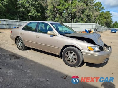Czwarte zdjęcie samochodu z boku: 1998 TOYOTA CAMRY XLE V6 VIN:4T1BF28KXWU060227 - miniatura