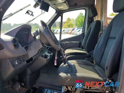 Zdjęcie 7 z 13 samochodu: 2019 MERCEDES BENZ SPRINTER 2500 DELIVERY VAN VIN:WD4PF1CDXKP121362 - miniatura
