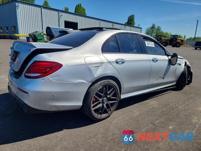 Trzecie zdjęcie samochodu z tyłu: 2020 MERCEDES-BENZ E 63 AMG-S 4MATIC VIN:W1KZF8KB5LA824969 - miniatura