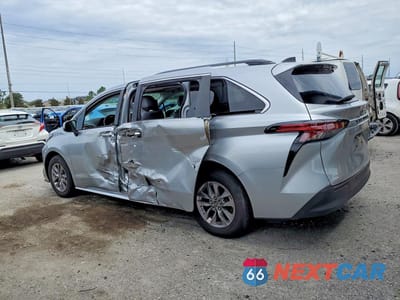 Drugie zdjęcie samochodu z przodu: 2021 TOYOTA SIENNA XLE VIN:5TDYRKEC8MS055368 - miniatura