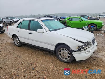 Czwarte zdjęcie samochodu z boku: 1994 MERCEDES-BENZ C 220 VIN:WDBHA22E8RF038203 - miniatura