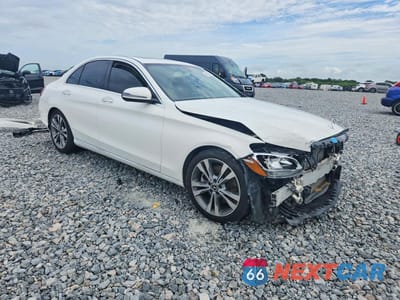 Czwarte zdjęcie samochodu z boku: 2018 MERCEDES-BENZ C 300 VIN:55SWF4JBXJU268362 - miniatura