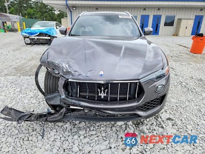 Zdjęcie 12 z 13 samochodu: 2018 MASERATI LEVANTE VIN:ZN661XUAXJX297241 - miniatura