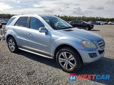 Czwarte zdjęcie samochodu z boku: 2009 MERCEDES-BENZ ML 350 VIN:4JGBB86E39A528865 - miniatura