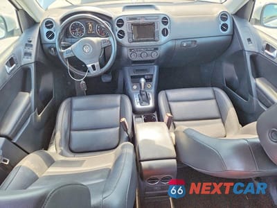 Zdjęcie 8 z 13 samochodu: 2017 VOLKSWAGEN TIGUAN S VIN:WVGAV7AX0HK038480 - miniatura