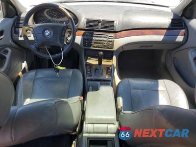 Zdjęcie 8 z 13 samochodu: 2005 BMW 325 I VIN:WBAEV334X5KX10040 - miniatura