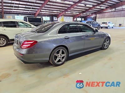 Trzecie zdjęcie samochodu z tyłu: 2017 MERCEDES-BENZ E 300 4MATIC VIN:WDDZF4KB9HA030976 - miniatura