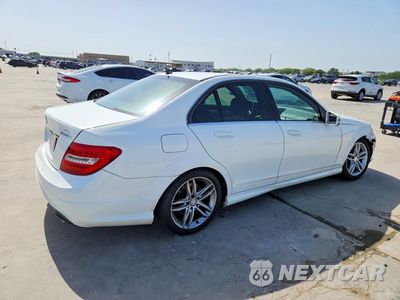 Trzecie zdjęcie samochodu z tyłu: 2013 MERCEDES-BENZ C 300 4MATIC VIN:WDDGF8AB5DA833259 - miniatura