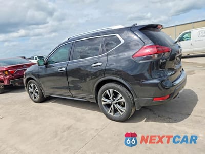 Drugie zdjęcie samochodu z przodu: 2019 NISSAN ROGUE SV VIN:5N1AT2MT5KC701562 - miniatura