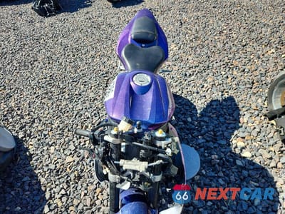 Piąte zdjęcie samochodu w środku: 2005 YAMAHA YZFR1 VIN:JYARN13E05A011261 - miniatura