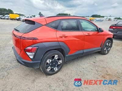 Trzecie zdjęcie samochodu z tyłu: 2024 HYUNDAI KONA SEL VIN:KM8HB3AB3RU118298 - miniatura
