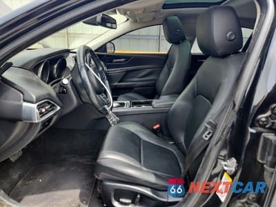 Zdjęcie 7 z 12 samochodu: 2017 JAGUAR XE VIN:SAJAR4BG2HA969169 - miniatura