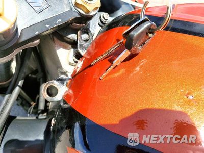 Zdjęcie 8 z 9 samochodu: 2003 SUZUKI MOTORCYCLE VIN:JS1GN7BA832107475 - miniatura