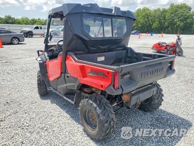 Trzecie zdjęcie samochodu z tyłu: 2017 HONDA SXS1000M UTILITY VEHICLE VIN:1HFVE04A0H4100717 - miniatura