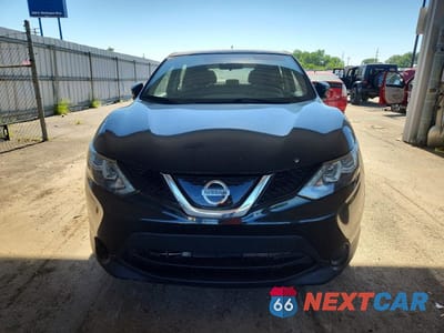 Piąte zdjęcie samochodu w środku: 2019 NISSAN ROGUE SPORT S VIN:JN1BJ1CR3KW318087 - miniatura
