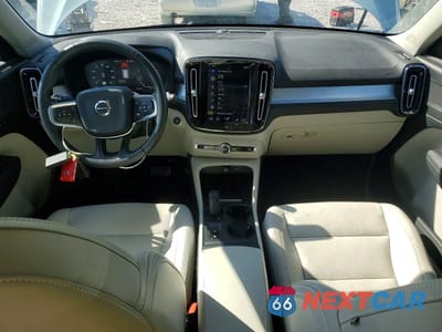 Zdjęcie 8 z 13 samochodu: 2019 VOLVO XC40 T5 MOMENTUM VIN:YV4162UK0K2144873 - miniatura