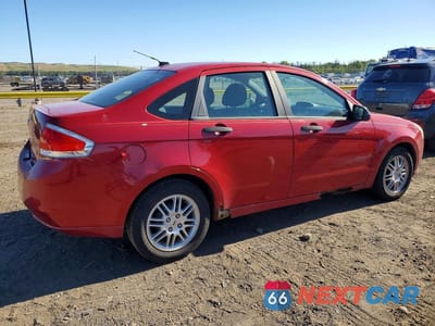 Trzecie zdjęcie samochodu z tyłu: 2010 FORD FOCUS SE VIN:1FAHP3FNXAW125451 - miniatura