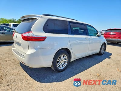 Trzecie zdjęcie samochodu z tyłu: 2015 TOYOTA SIENNA XLE 8-PASSENGER VIN:5TDYK3DCXFS573156 - miniatura