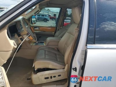 Zdjęcie 7 z 13 samochodu: 2009 LINCOLN NAVIGATOR VIN:5LMFU285X9EJ01470 - miniatura