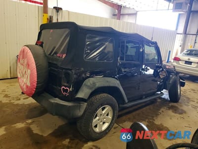 Trzecie zdjęcie samochodu z tyłu: 2018 JEEP WRANGLER UNLIMITED SPORT VIN:1C4BJWDG0JL859623 - miniatura