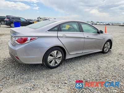 Trzecie zdjęcie samochodu z tyłu: 2013 HYUNDAI SONATA HYBRID VIN:KMHEC4A45DA090473 - miniatura