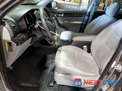 Zdjęcie 7 z 13 samochodu: 2012 KIA SORENTO LX VIN:5XYKTDA61CG238478 - miniatura