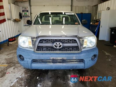 Piąte zdjęcie samochodu w środku: 2011 TOYOTA TACOMA BASE VIN:5TFNX4CN8BX004579 - miniatura