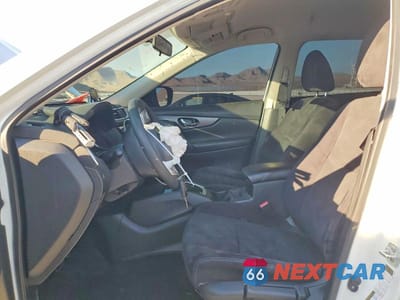 Zdjęcie 7 z 13 samochodu: 2016 NISSAN ROGUE S VIN:JN8AT2MT7GW023217 - miniatura
