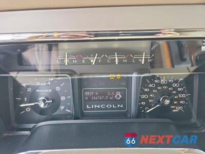 Zdjęcie 9 z 14 samochodu: 2010 LINCOLN NAVIGATOR VIN:5LMJJ2J50AEJ02161 - miniatura