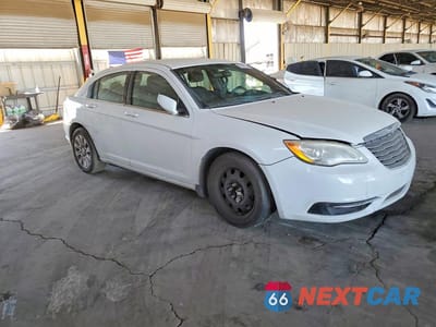 Czwarte zdjęcie samochodu z boku: 2014 CHRYSLER 200 LX VIN:1C3CCBAB3EN212759 - miniatura
