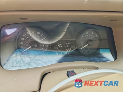 Zdjęcie 9 z 12 samochodu: 2009 MERCURY GRAND MARQUIS LS VIN:2MEHM75V39X630225 - miniatura