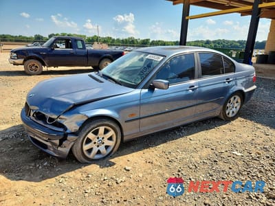 2000 BMW 323 I WBAAM3348YKC71459 - główne zdjęcie licytacji z USA - miniatura