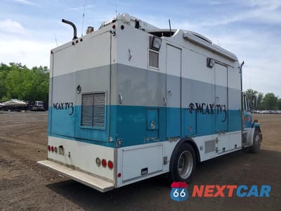 Czwarte zdjęcie samochodu z boku: 2001 FREIGHTLINER MEDIUM CONVENTIONAL FL60 VIN:1FV6GJBC91HH58108 - miniatura