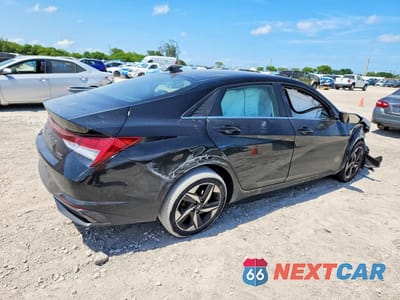 Trzecie zdjęcie samochodu z tyłu: 2023 HYUNDAI ELANTRA LIMITED VIN:KMHLP4AG9PU508302 - miniatura