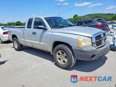 Czwarte zdjęcie samochodu z boku: 2007 DODGE DAKOTA ST VIN:1D7HE22K07S253578 - miniatura
